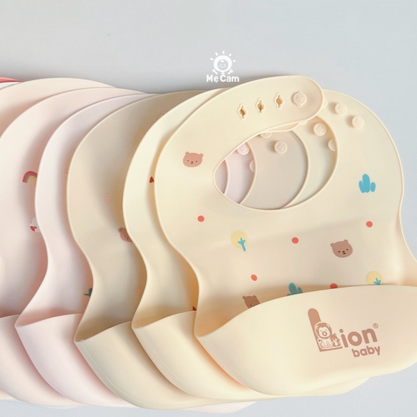 Yếm silicone Coco Bear dáng cong cho bé ăn dặm