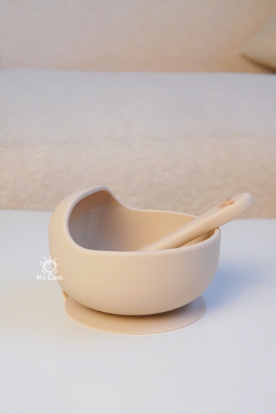 Bát silicone Coco Bear miệng vát cao kèm thìa