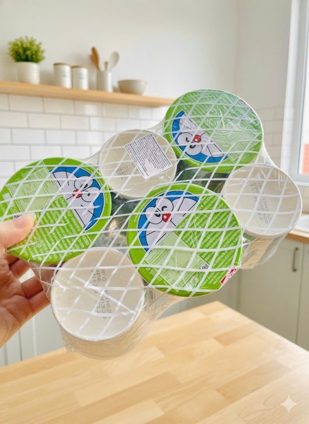 Lốc 6 hộp mì ly trẻ em Doraemon Nissin