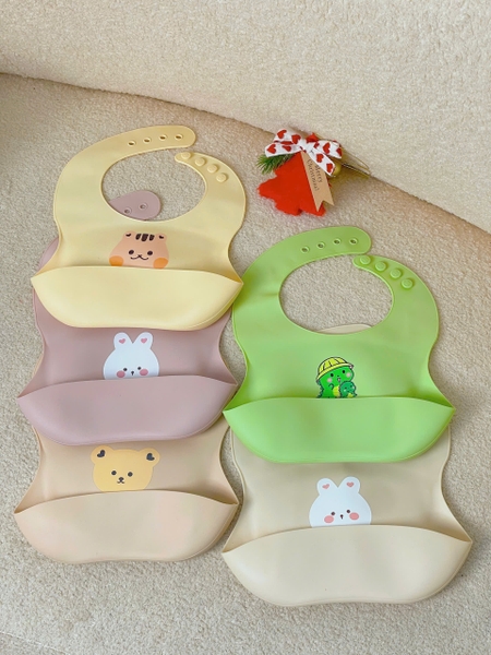 Yếm ăn dặm silicone dáng cong có máng Lion Baby