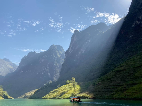 Hà Giang - Sông Nho Quế 2N3D - Tour xe máy (2 khách tự đi 1 xe máy riêng)
