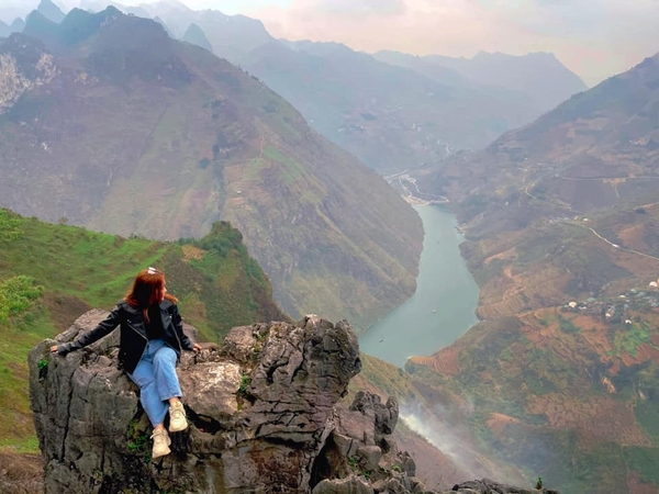 Hà Giang - Cột cờ Lũng Cú - Sông Nho Quế 2N3D - Tour xe ô tô