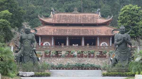 Tam Chúc - Địa Tạng Phi Lai 1 ngày (khởi hành từ Hà Nội)