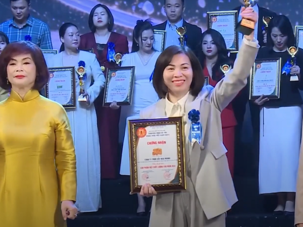 MOMOJI - LỄ VINH DANH SẢN PHẨM VIỆT, CHẤT LƯỢNG CAO