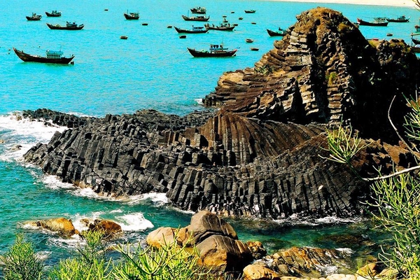 TOUR THAM QUAN NHA TRANG - PHÚ YÊN XỨ HOA VÀNG TRÊN CỎ XANH