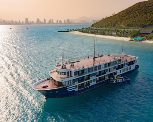 DU THUYỀN KHÁM PHÁ VỊNH NHA TRANG