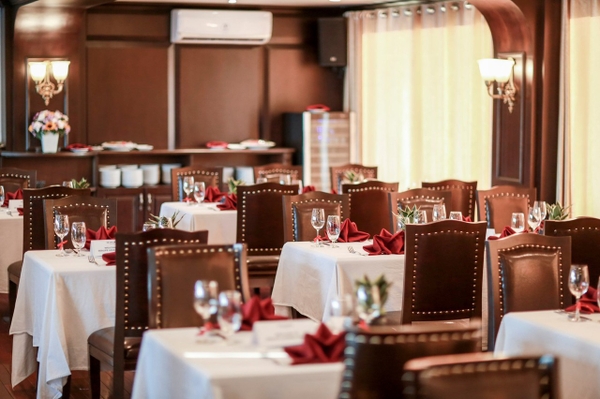 DU THUYỀN KHÁM PHÁ VỊNH NHA TRANG