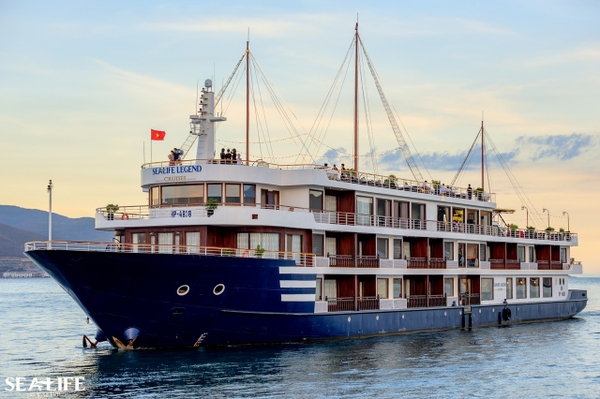 DU THUYỀN KHÁM PHÁ VỊNH NHA TRANG