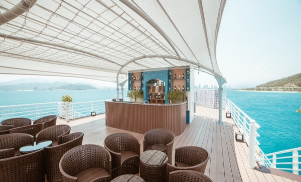 DU THUYỀN KHÁM PHÁ VỊNH NHA TRANG