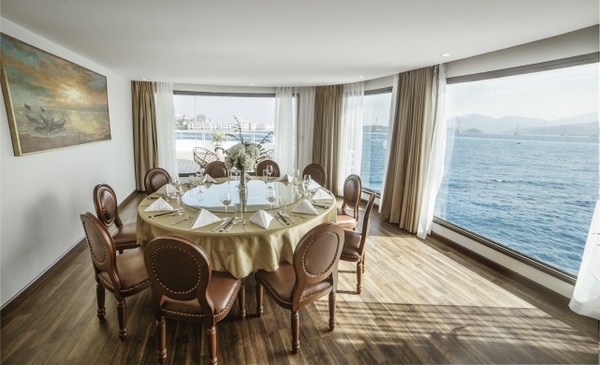 DU THUYỀN KHÁM PHÁ VỊNH NHA TRANG