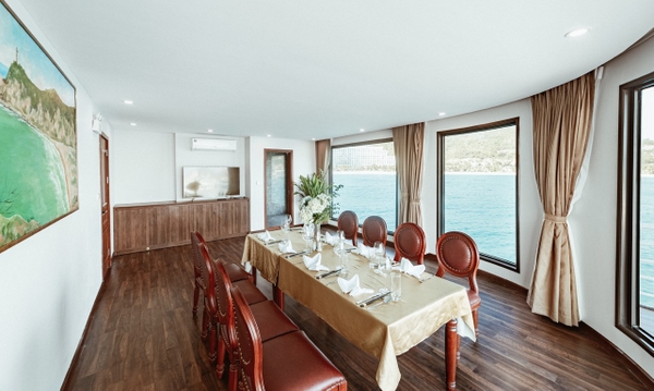 DU THUYỀN KHÁM PHÁ VỊNH NHA TRANG