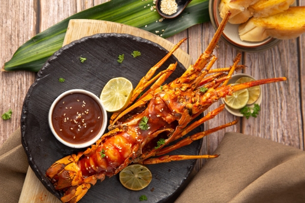 DU THUYỀN KHÁM PHÁ VỊNH NHA TRANG