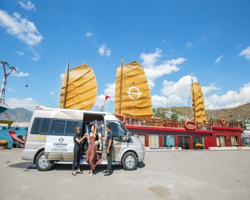 DU THUYỀN EMPEROR CRUISES - NGẮM HOÀNG HÔN TRÊN VỊNH NHA TRANG (SUNSET CRUISE)