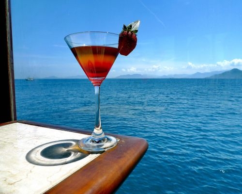 DU THUYỀN EMPEROR CRUISES - HÀNH TRÌNH KHÁM PHÁ VỊNH NHA TRANG (DAY CRUISE)