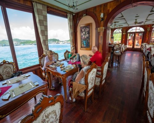DU THUYỀN EMPEROR CRUISES - HÀNH TRÌNH KHÁM PHÁ VỊNH NHA TRANG (DAY CRUISE)