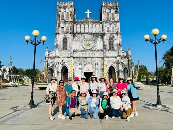 TOUR THAM QUAN NHA TRANG - PHÚ YÊN XỨ HOA VÀNG TRÊN CỎ XANH