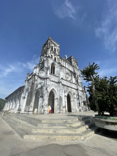 TOUR THAM QUAN NHA TRANG - PHÚ YÊN XỨ HOA VÀNG TRÊN CỎ XANH