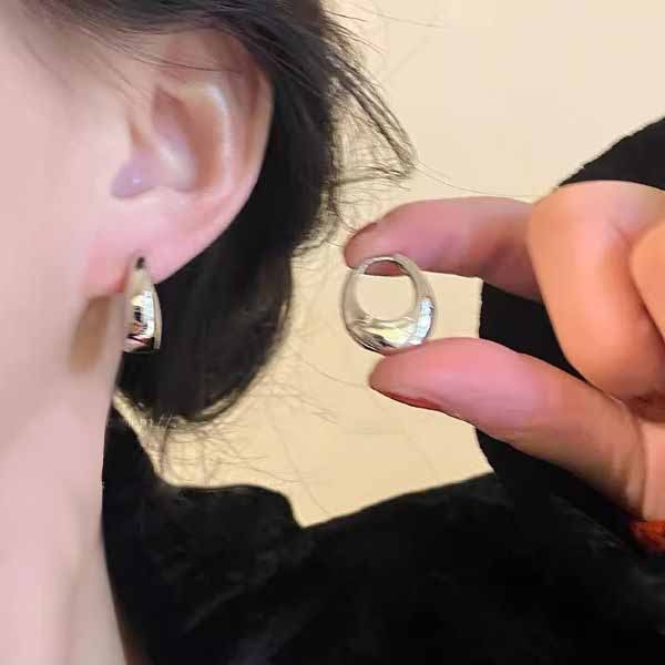 Đôi khuyên tròn màu bạc