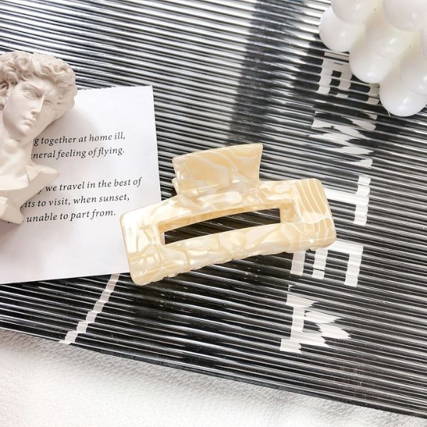 Phụ kiện kẹp tóc màu vàng sữa - 7.5cm