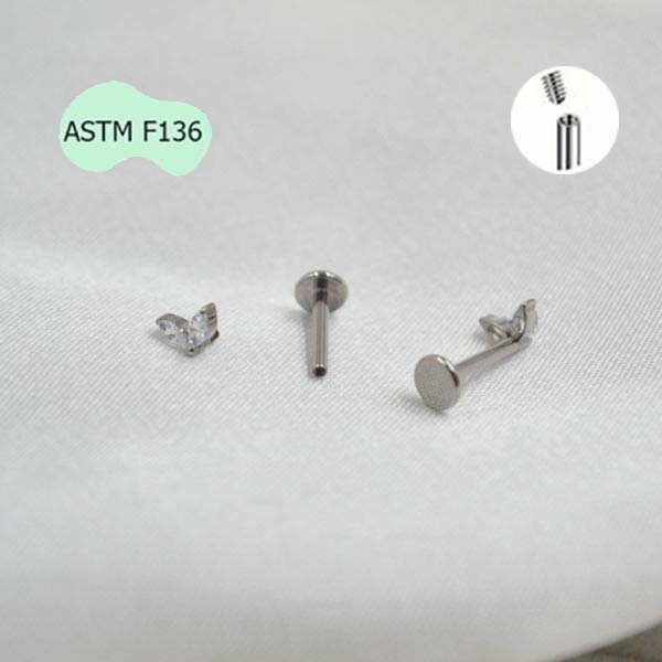 Khuyên tai hình đuôi cá Titanium - Màu bạc - 1.2*8mm