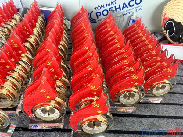 Cúp Pha Lê In Logo – Giải Pháp Quà Tặng Vinh Danh Cho Doanh Nghiệp