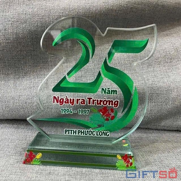 Cúp Pha Lê In Logo – Giải Pháp Quà Tặng Vinh Danh Cho Doanh Nghiệp