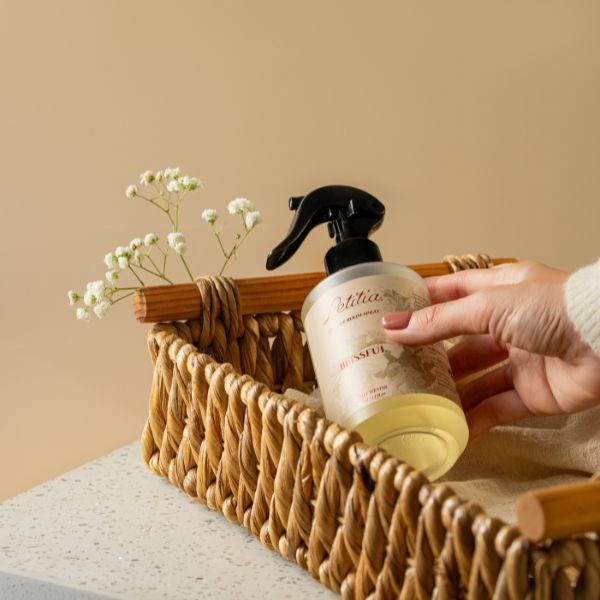 Nước xịt thơm phòng mua ở đâu? Kinh nghiệm chọn nơi mua uy tín