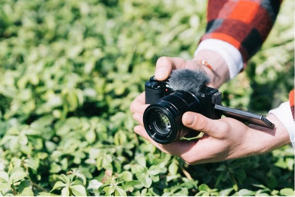 Máy Ảnh Cho Vlogger 