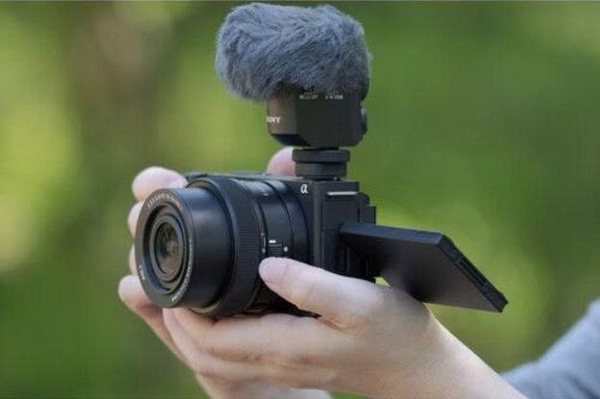 Máy ảnh Sony ZVE10 Mark II