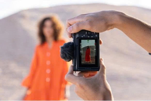 Máy ảnh Sony ZVE10 Mark II