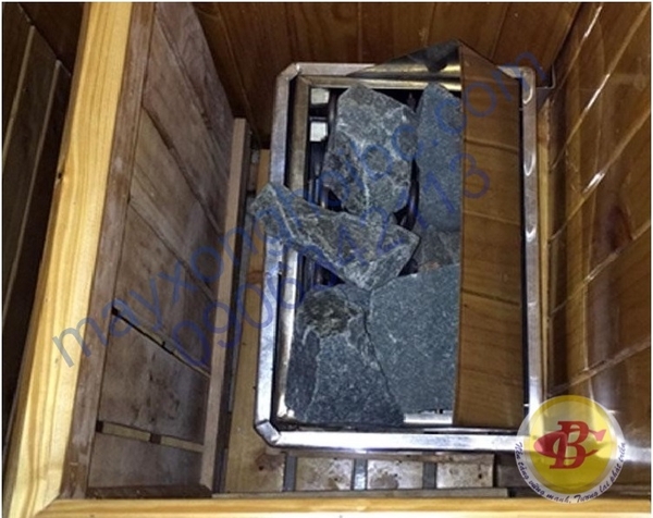 xếp đá vào máy xông hơi khô