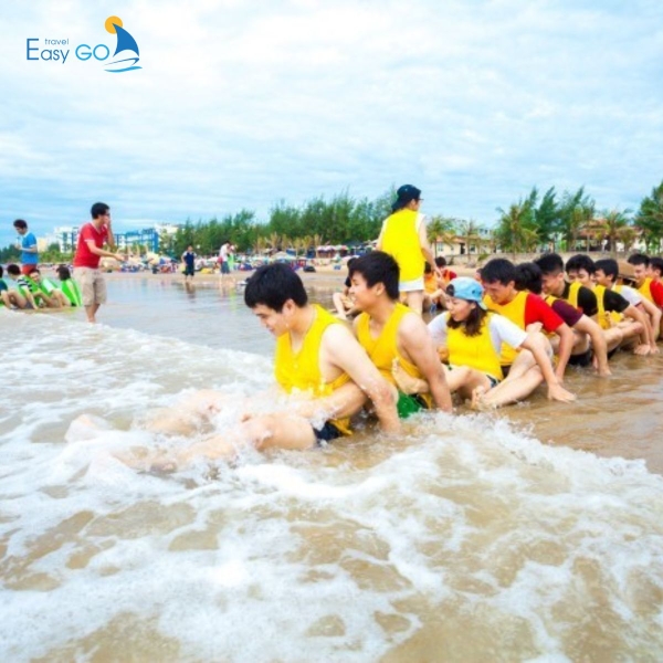 Trò chơi team building Đua thuyền trên cạn