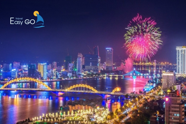 Cảnh bắn pháo hoa ở Đã Nẵng