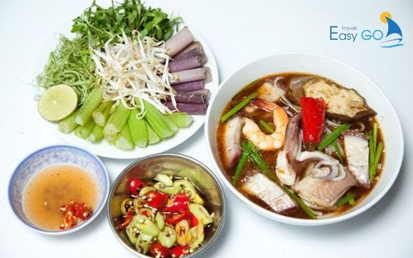 Bún mắm miền Tây có giá chỉ từ 35.000 - 50.000 VNĐ