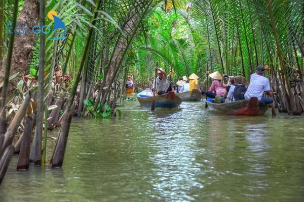 Cồn Phụng Bến Tre Nằm ở hạ lưu của sông Mekong và giáp với biển Đông 
