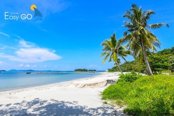 Đảo Hải Tặc nằm tại xã Tiên Hải, thành phố Hà Tiên, tỉnh Kiên Giang 