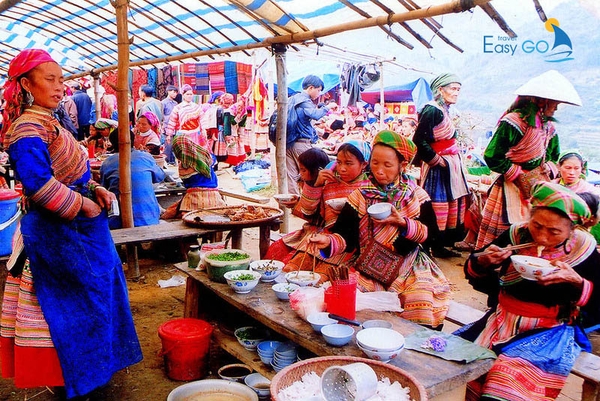 Chợ phiên Cán Cấu có những món ăn đặc sản độc đáo