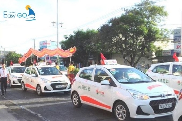 taxi sẽ là lựa chọn thích hợp cho gia đình hoặc hội nhóm