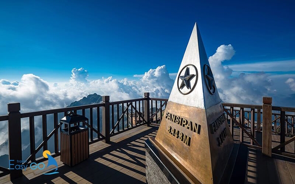 Đỉnh Fansipan được biết đến là ngọn núi cao nhất của Việt Nam
