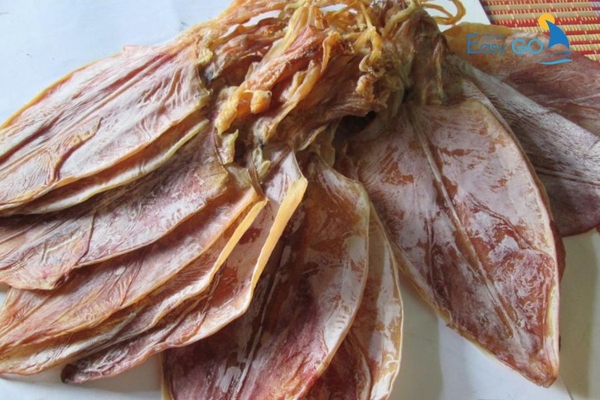 Mực một nắng là đặc sản bạn không nên bỏ qua