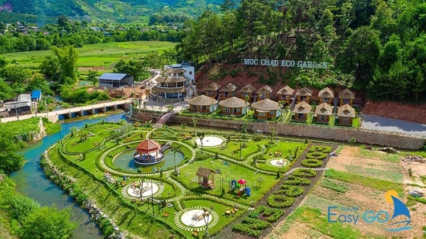 Mộc Châu Island được mệnh danh” hòn đảo phồn hoa” của mảnh đất Mộc Châu.