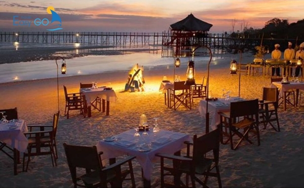 Nhà hàng bên bãi biển tổ chức các hoạt động
