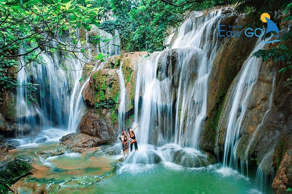 Thác Dải Yếm được gọi là “thác nước đẹp nhất”tại Mộc Châu.