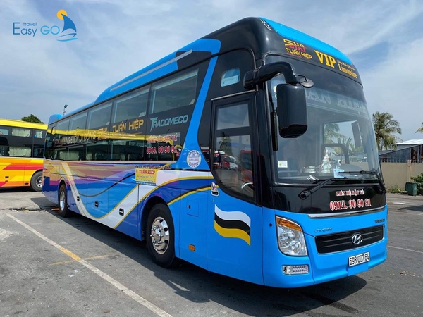 Xe khách là phương tiện di chuyển tiết kiệm nhất