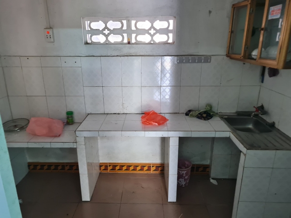 M917 - nhà mặt tiền kinh doanh nhỏ - khu 11 - Quang Trung