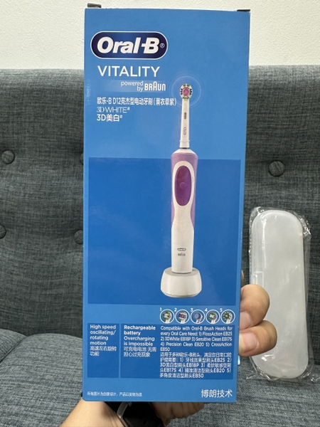 SET BÀN CHẢI ĐIỆN ORALB VITALITY