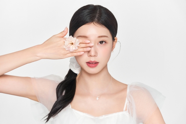 Cách Tô Son Căng Mọng Như Idol Kpop: Bí Quyết Đôi Môi Ngậm Nước Chỉ Với 5 Bước