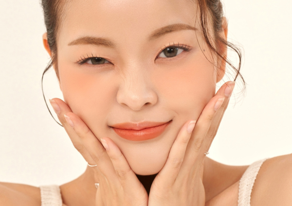 Bí Kíp Makeup 5 Phút Cho Newbie: Không Cần Kỹ Năng Vẫn Đẹp Chuẩn Black Rouge