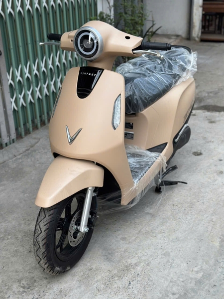 xe-dien-evogrand-moi