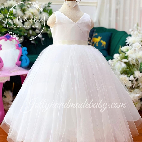 cap-sleeve-cross-front-with-cut-out-v-detail-in-white-pleated-tulle-maxi-dress-f